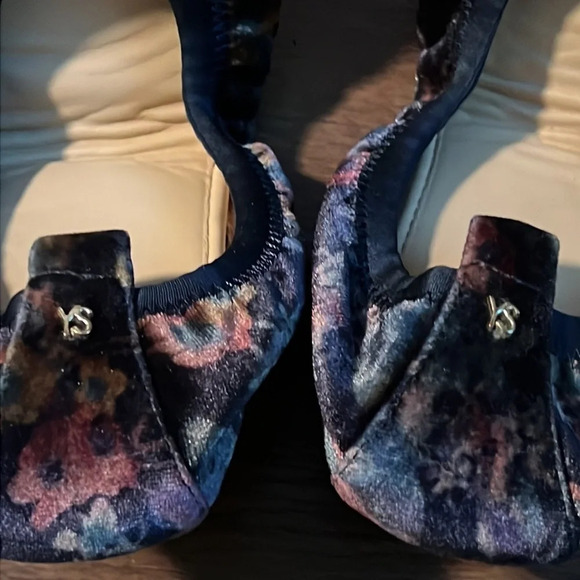 Yosi Santa Blue velvet Floral flats - Picture 2 of 7